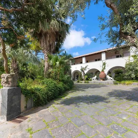 Regine Con Terrazza A Forio