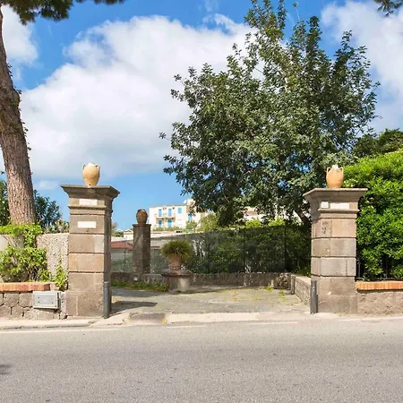 Regine Con Terrazza A Forio Forio di Ischia