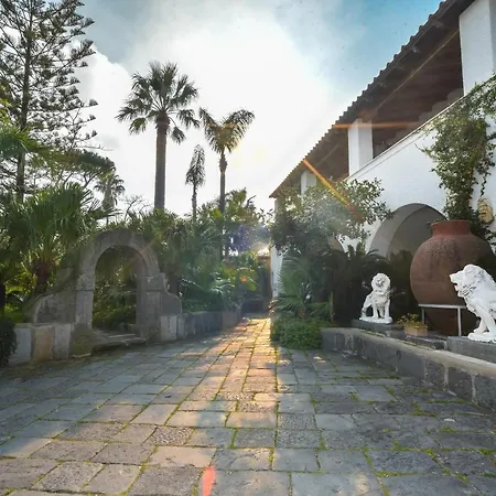 Regine Con Terrazza A Forio Vendégház