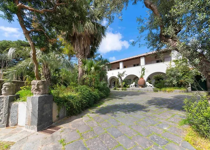 Regine Con Terrazza A Forio